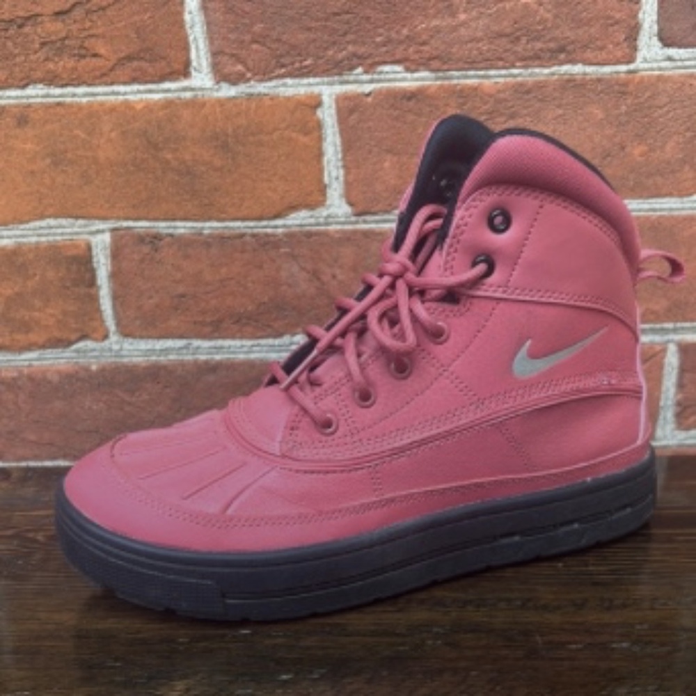 Nike ACG Pink Hiking Boots 6Y (Or Women's 7.5~8)